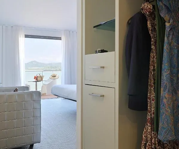 Отель L'escale Cote Sud 3*
