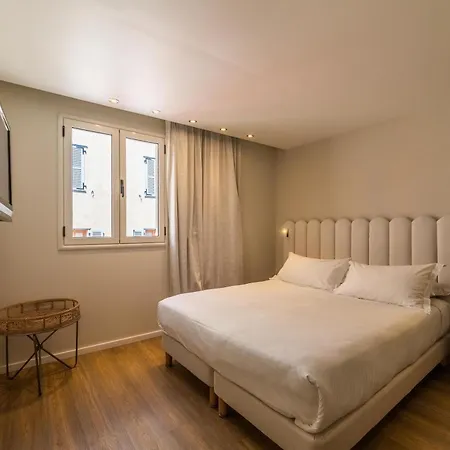 Hotel L'escale Cote Sud L'Ile-Rousse (Corsica)