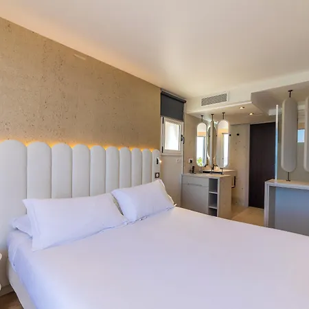 Hotel L'escale Côté Sud 3*