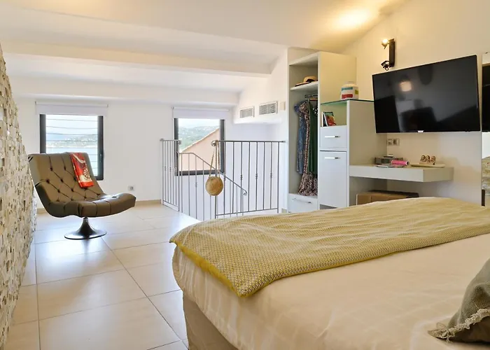 L'escale Cote Sud LʼÎle-Rousse