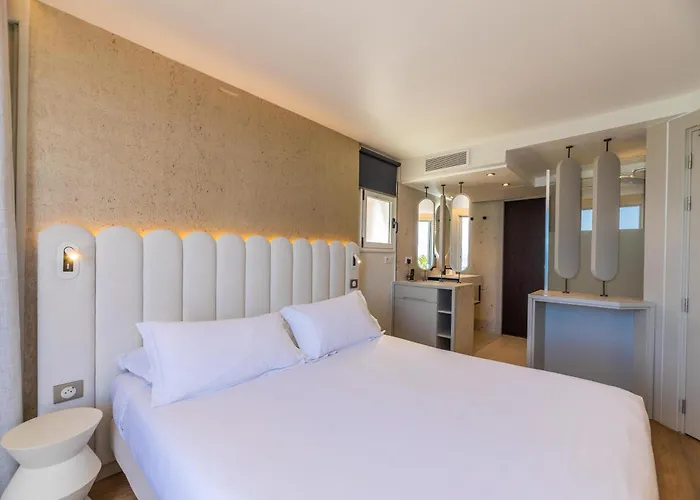 L'escale Cote Sud Hotel LʼÎle-Rousse