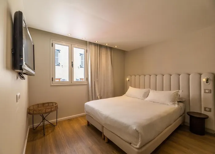 Hotel L'escale Cote Sud LʼÎle-Rousse