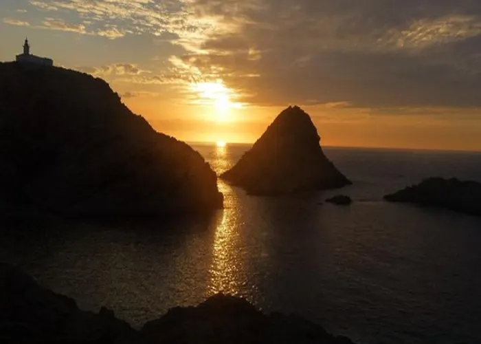 Hotel L'escale Cote Sud LʼÎle-Rousse