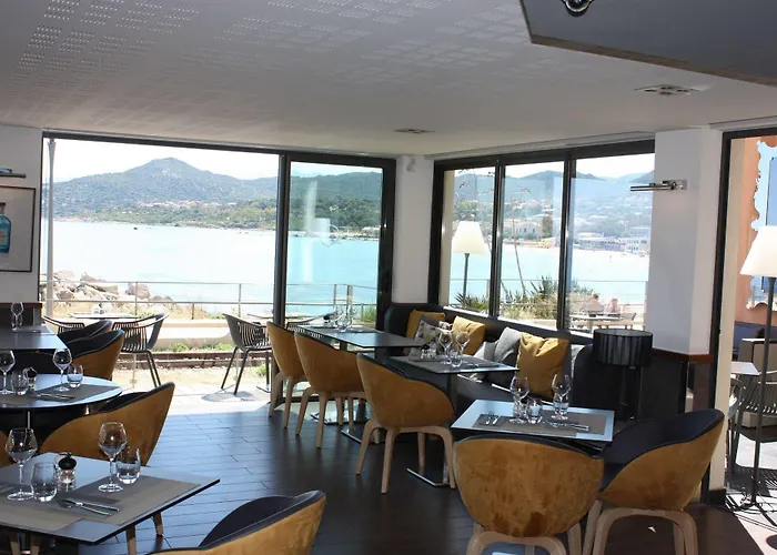 L'escale Cote Sud 3* LʼÎle-Rousse