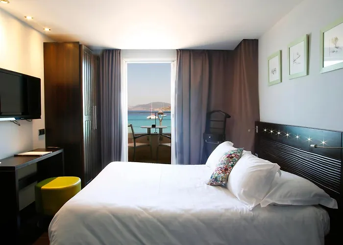 L'escale Cote Sud Hotel LʼÎle-Rousse