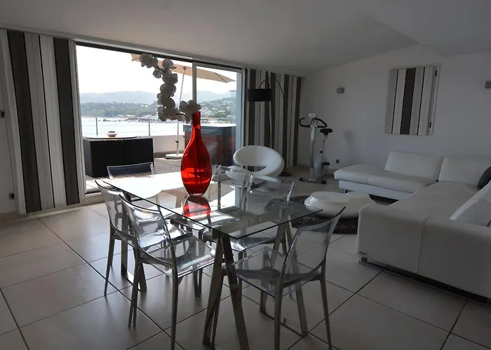 Hotel L'escale Cote Sud 3*