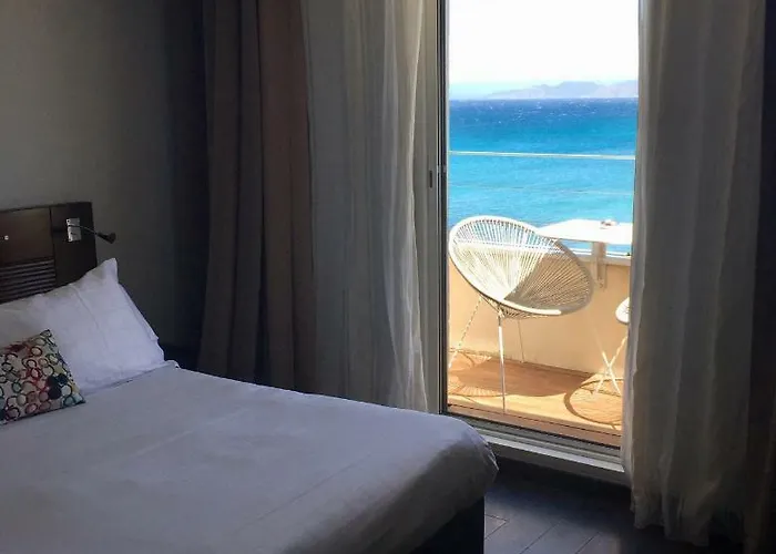 L'escale Cote Sud Hotel LʼÎle-Rousse